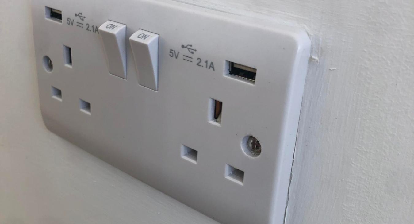 A.M Electrics services: Replacing Socket Covers