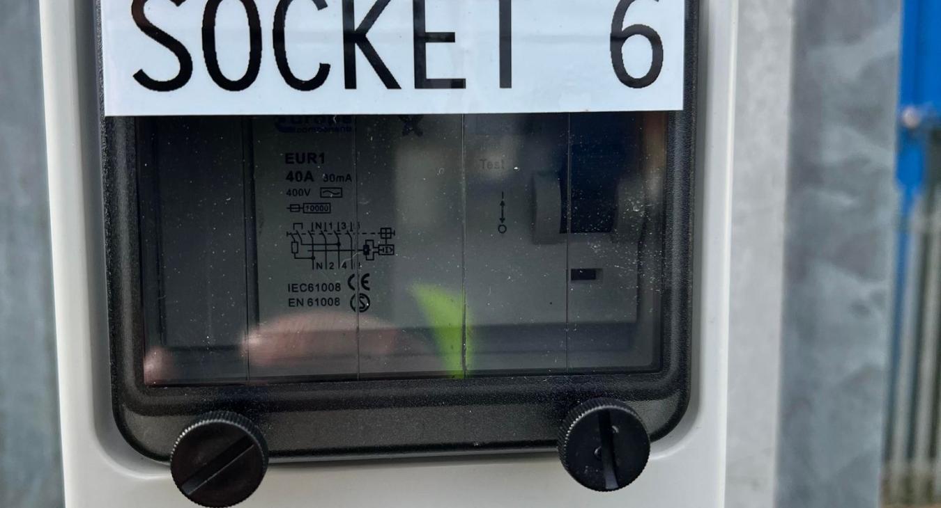 Outdoor socket installation with RCD protection 