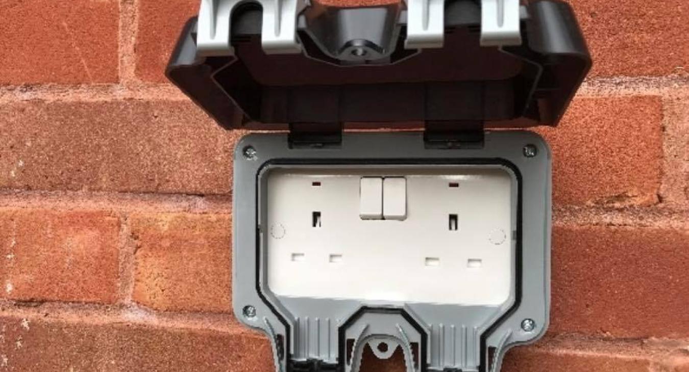 AM Electrics Devon Outdoor sockets