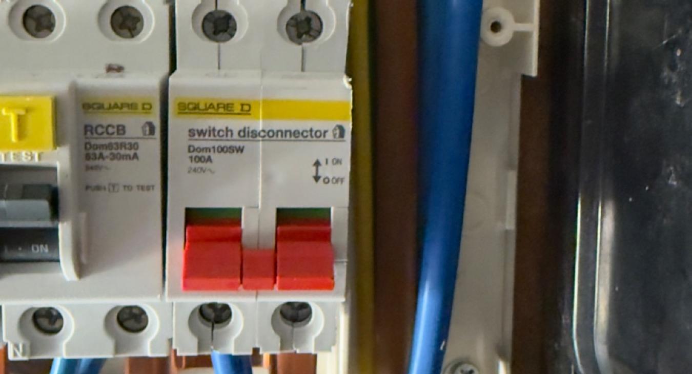 Electrician in Princetown, Why Choosing the Cheapest or Biggest Company Can Cost More
